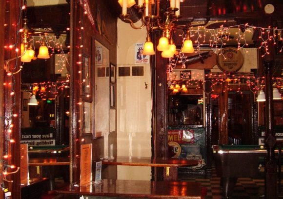 Burwood Tap in Lincoln Park Chicago Happy Hour - HHRevolution