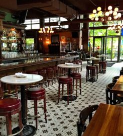 D4 Irish Pub and Cafe